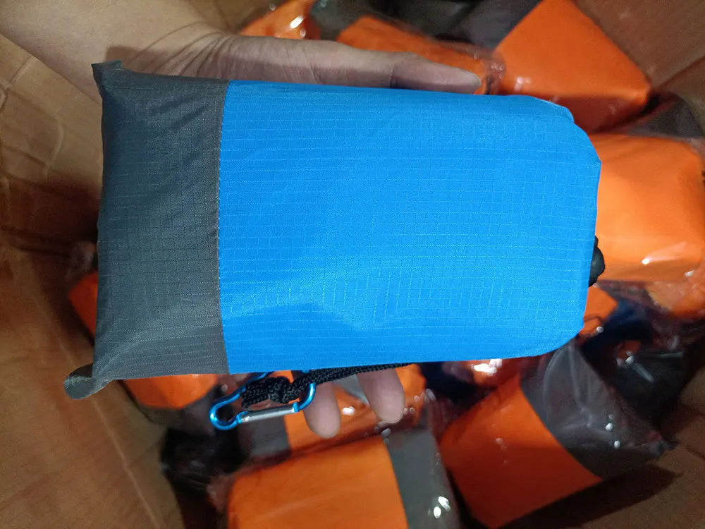 200cm Anti-Sand Beach Blanket | Oversized Quick-Dry Picnic Mat with Wind-Proof Pockets